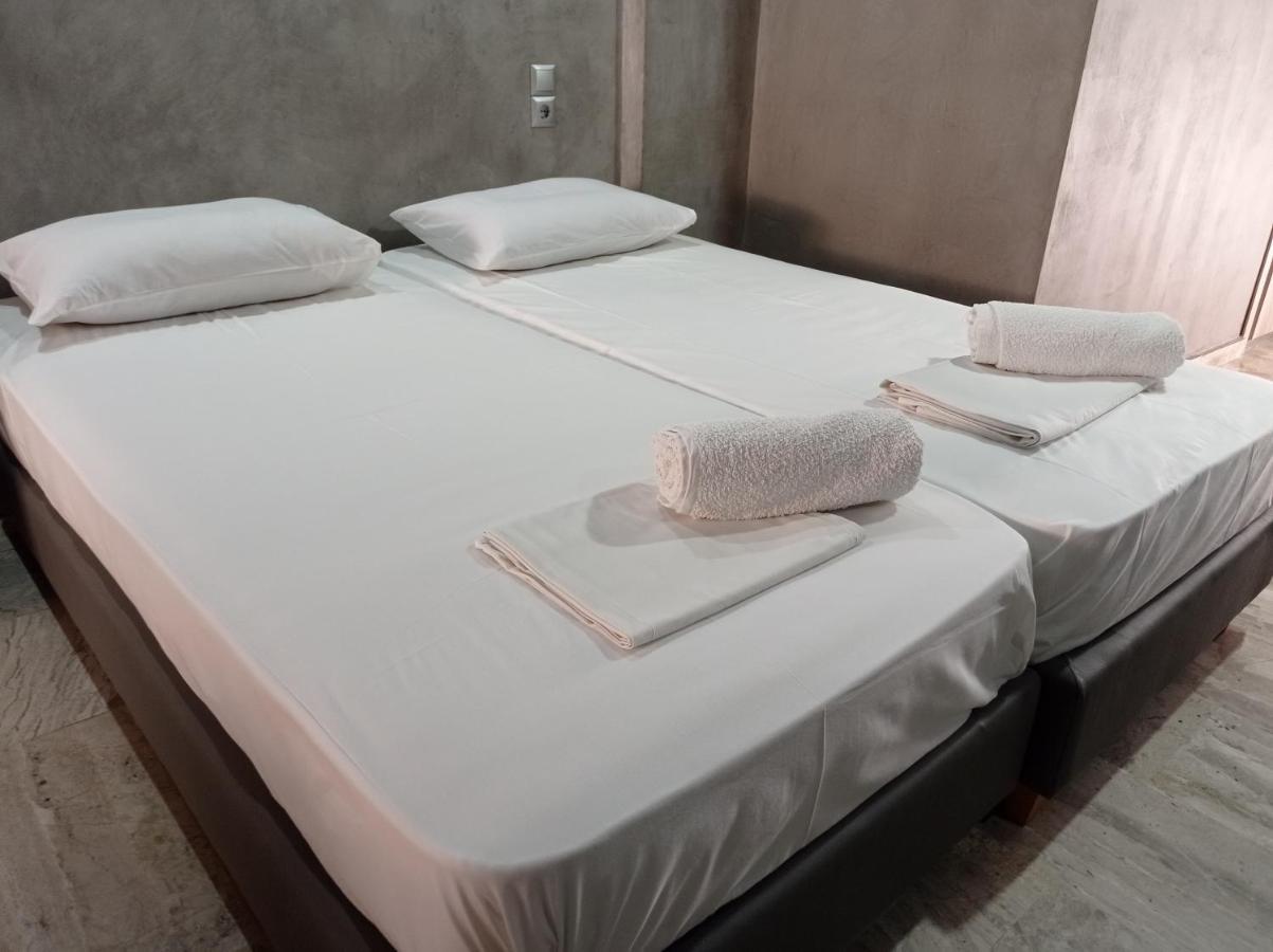 Guest House Pauline 코스 타운 외부 사진